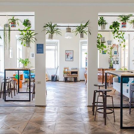 Controvento Hostel ตรีเอสเต ภายนอก รูปภาพ