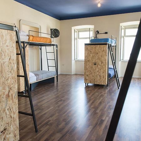 Controvento Hostel ตรีเอสเต ภายนอก รูปภาพ