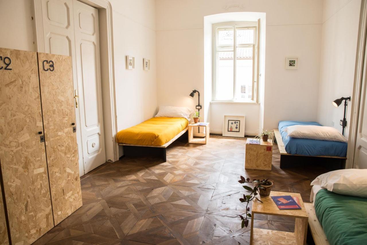Controvento Hostel ตรีเอสเต ภายนอก รูปภาพ