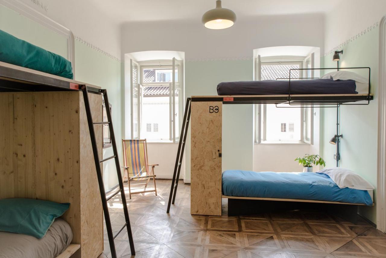 Controvento Hostel ตรีเอสเต ภายนอก รูปภาพ